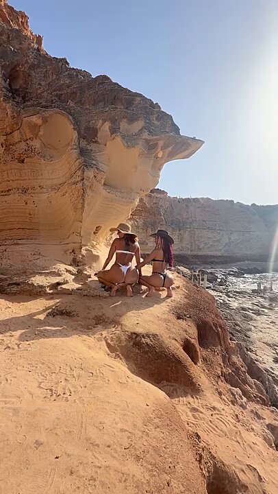 Agatha Vega 🏝️ 🫶 — ポルノ動画 — 🍒Juicy sales on @faphousecom! 💸 💘Two Hot Sexy Latinas Squirting with Huge Dildo on a Public Beach💘 [1080p] ➡ ⬅ #Lesbian #Squirting #Orgasm #Cunnilingus #Dildo #Vibrator #BigTits #BigAss