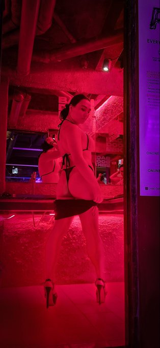 Ember Fiéra — 写真 — See you at the club ❤️‍🔥