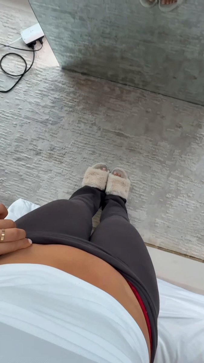 ara bella — Vídeo — she needs floss too 😅