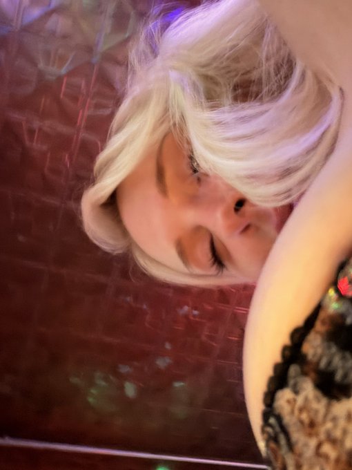 meowri — vídeos porno — more Power Girl anyone?