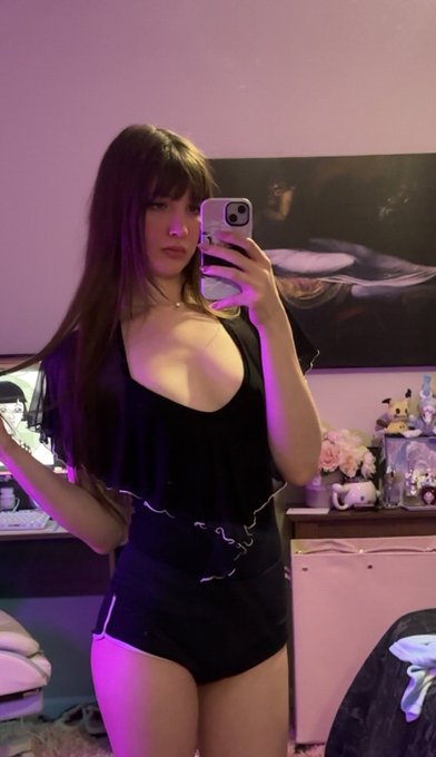TS Lana 🎀 50% off sale! — ヌード写真 — u should come lick it up for me, kitten 🥰