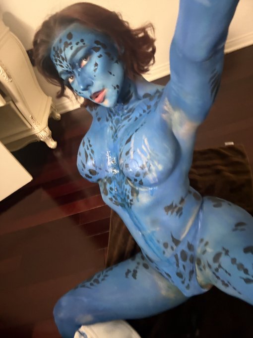 Emma Rose 🌹 — foto desnuda — Don't miss my newest solo 💙