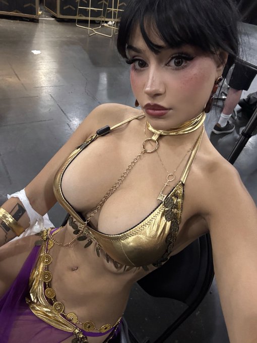 hannah jo — photo — at anime nyc and im really tired